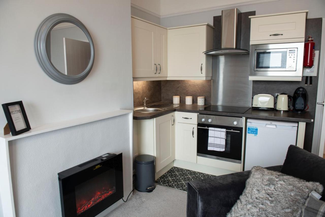 Charles Alexander Short Stay - Highcliffe Apartments Cleveleys Extérieur photo
