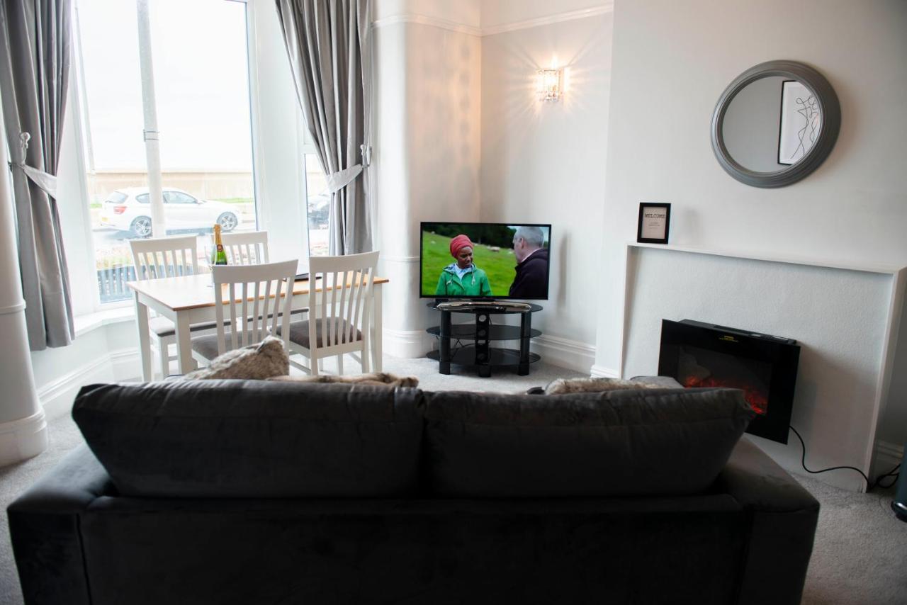 Charles Alexander Short Stay - Highcliffe Apartments Cleveleys Extérieur photo